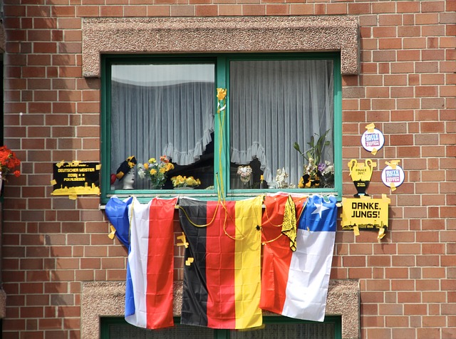 尽管她们成 尽管她们成